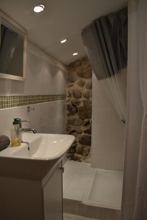 Maison Sous Le Pont Bed and Breakfast Meyras Exterior foto