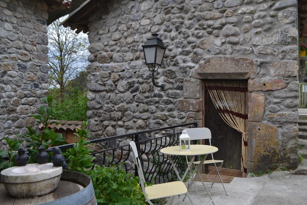 Maison Sous Le Pont Bed and Breakfast Meyras Exterior foto